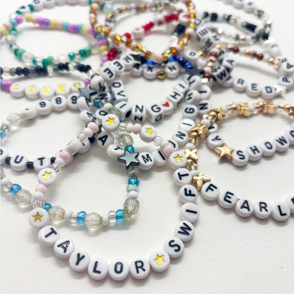 TAYLOR SWIFT FRIENDSHIP BRACELETS- Pack of 10 bracelets ✨💕 - Picture 4 of 5